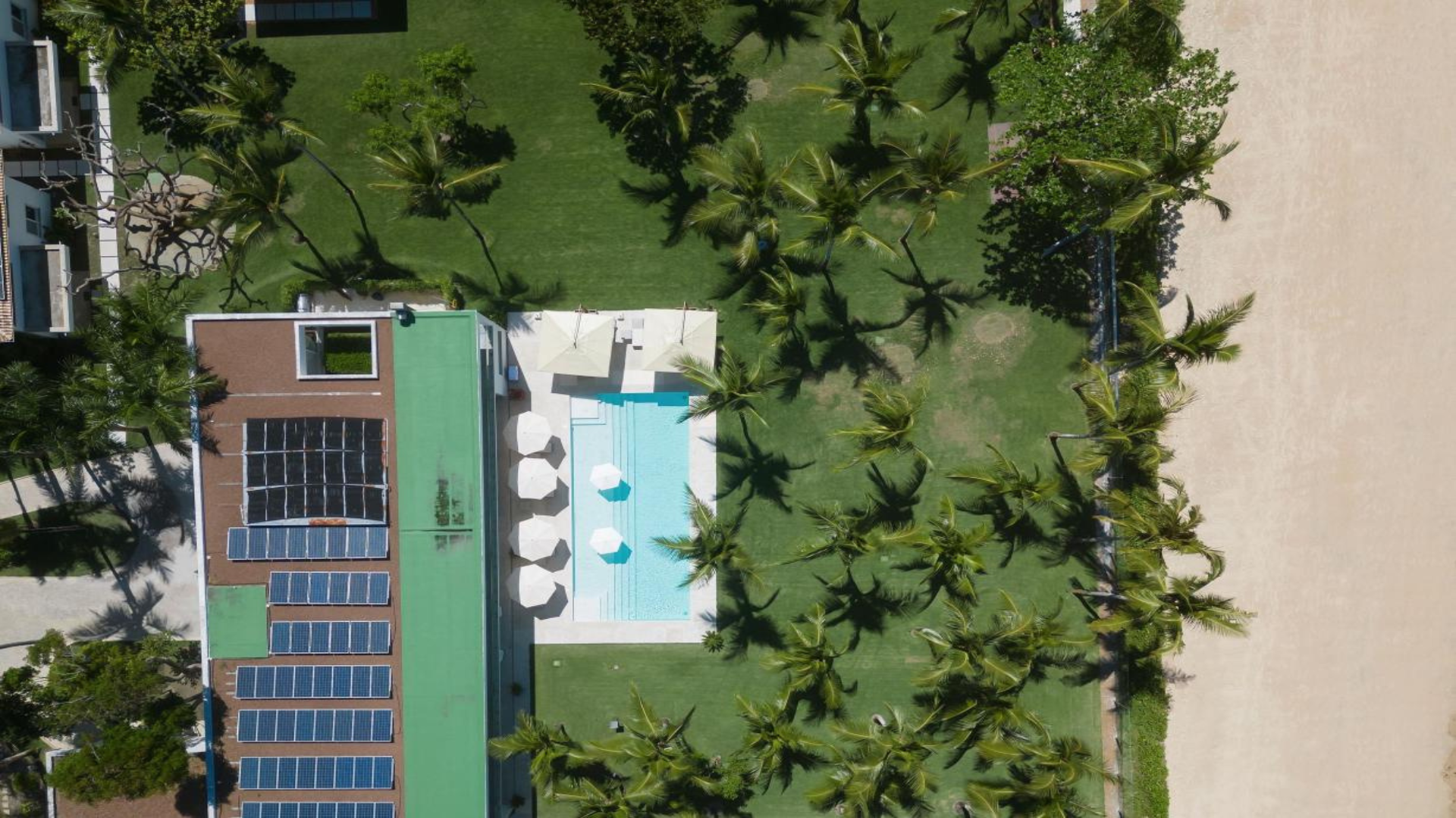 luxury beachfront villas vs resorts